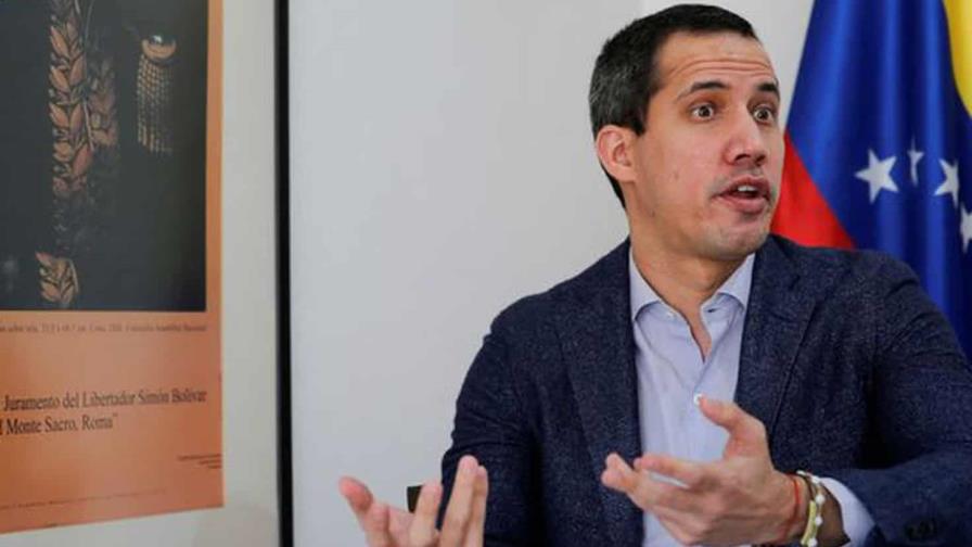 El venezolano Juan Guaidó sale al exilio en Estados Unidos tras ser expulsado de Colombia