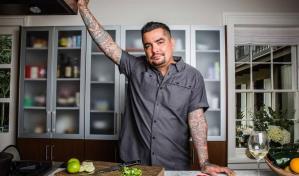 El chef Aarón Sánchez aboga por más latinos dueños de negocios exitosos