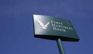 Caen acciones de First Republic Bank ante dudas de solidez