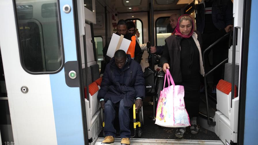 Los Juegos Olímpicos sacan a relucir el eterno problema de accesibilidad al transporte público de París Los Juegos Olímpicos sacan a relucir el eterno problema de accesibilidad al transporte público de París