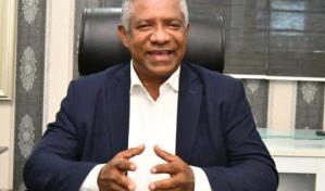 Radio Vaticano rinde homenaje al poeta y escritor dominicano Juan Colón