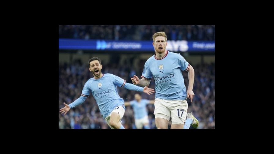 Man City golea al Arsenal y avista título de la Premier