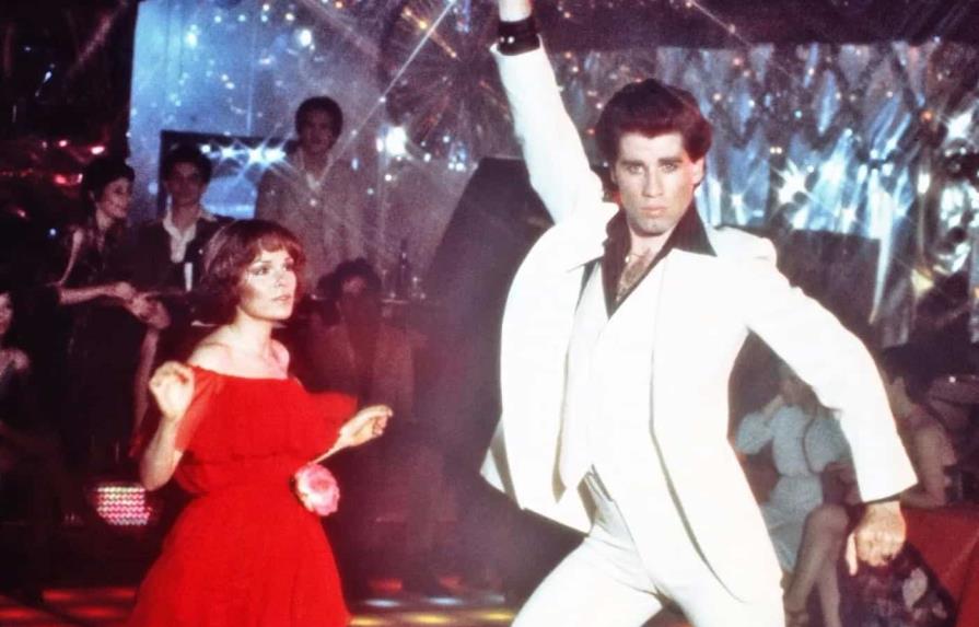 Pagan 260,000 dólares por el traje de Travolta en Fiebre del sábado noche