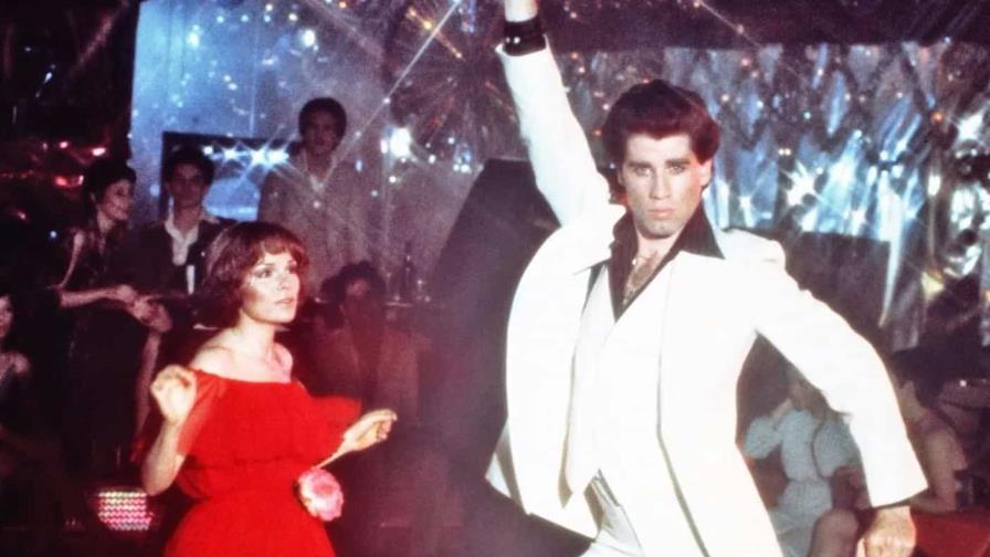 Pagan 260,000 dólares por el traje de Travolta en Fiebre del sábado noche