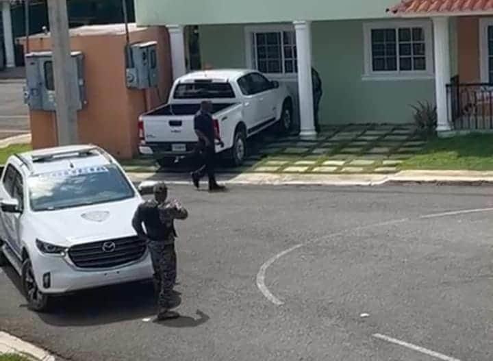 Sancionan dos agentes policiales “por actuar con negligencia” en triple homicidio en Bonao