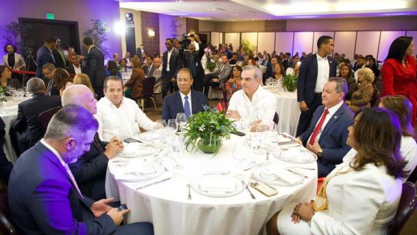 Abinader se reúne con empresarios de Santo Domingo Este y propone plan de desarrollo para el municipio