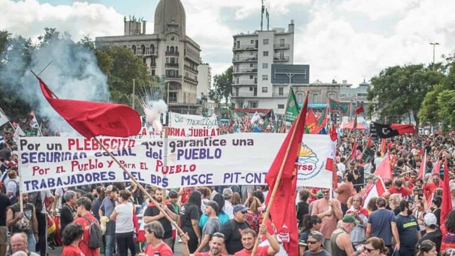 Uruguay aprueba reforma jubilatoria que aumenta edad de retiro a 65 años Uruguay aprueba reforma jubilatoria que aumenta edad de retiro a 65 años