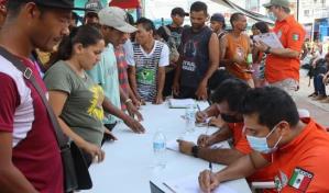 Autoridades mexicanas disuelven Viacrucis migrante con entrega de visas