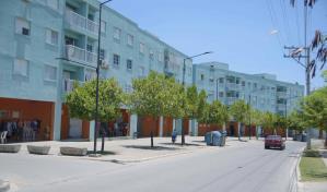 Ruidos, falta de títulos y escuela sin terminar, los males que afectan a moradores de La Nueva Barquita