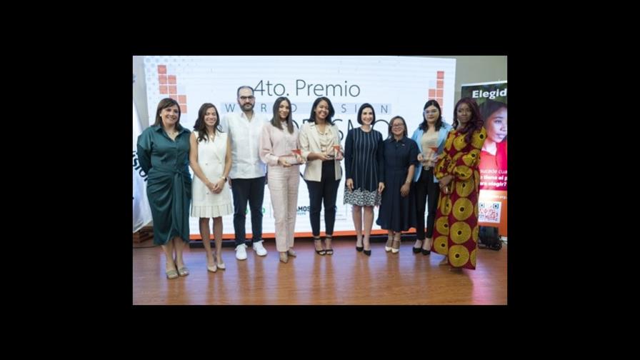 World Vision y primera dama entregan el Cuarto Premio de Periodismo por los Niños