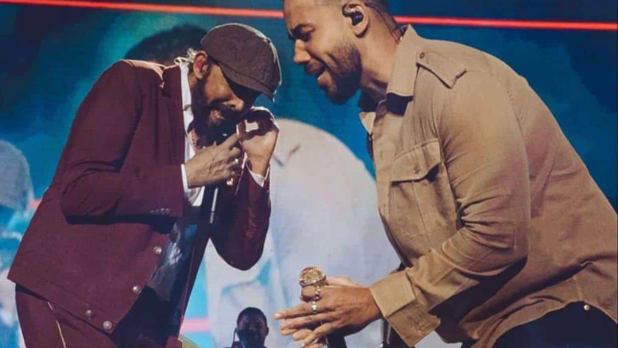 Romeo Santos ovacionado con Juan Luis Guerra en el Madison Square Garden