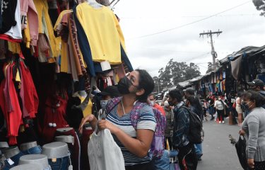 Centroamérica: la industria de la ropa usada se afianza - Diario Libre
