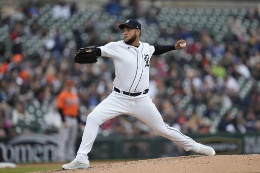 Tigres vencen a Orioles en el primero de una doble cartelera