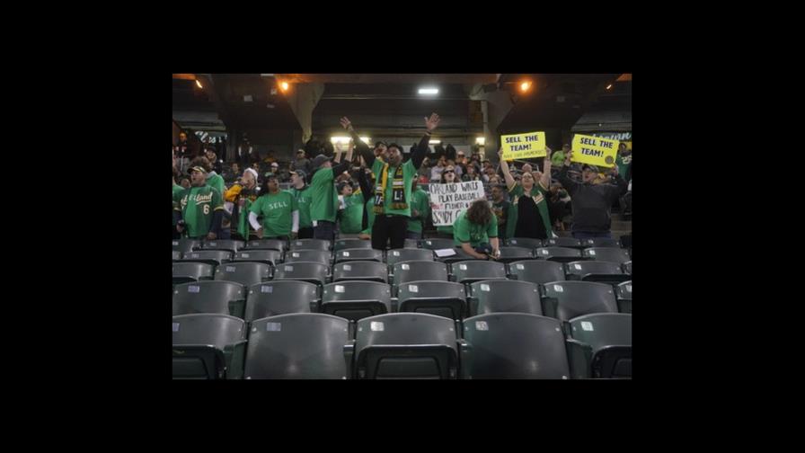 Atléticos caen; fanáticos exigen vender el equipo Atléticos caen; fanáticos exigen vender el equipo