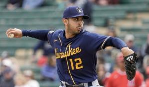 Guerra vuelve a Rays en canje con Cerveceros