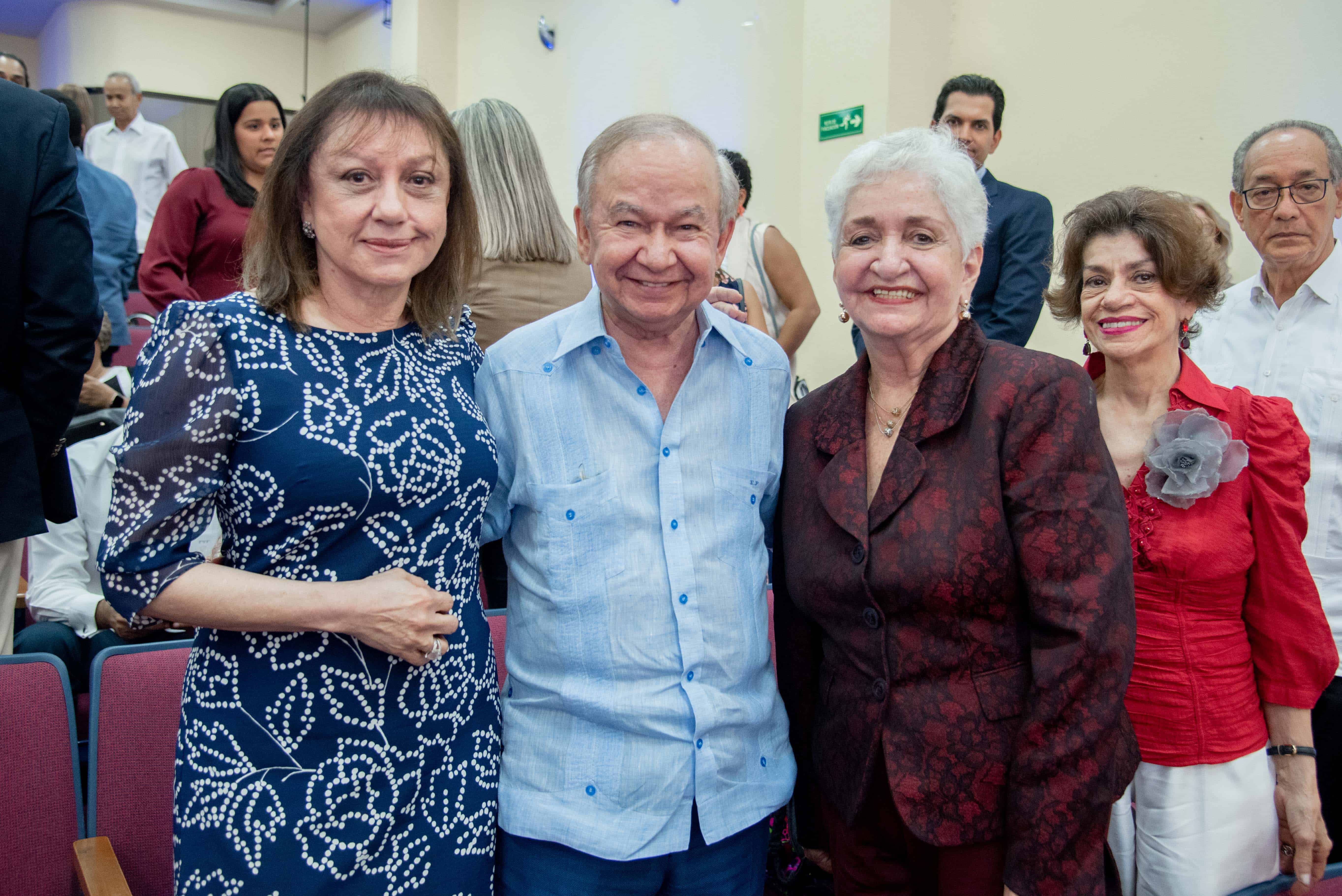 <div><br></div>Francia de Pérez, Ellis Pérez y&nbsp;Margarita Mendoza.