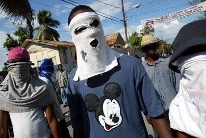 Haitianos se movilizan para cazar miembros de bandas