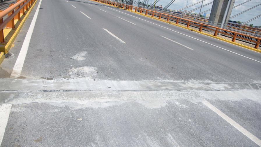 Reanudan tránsito por el puente Duarte luego de reparación de juntas