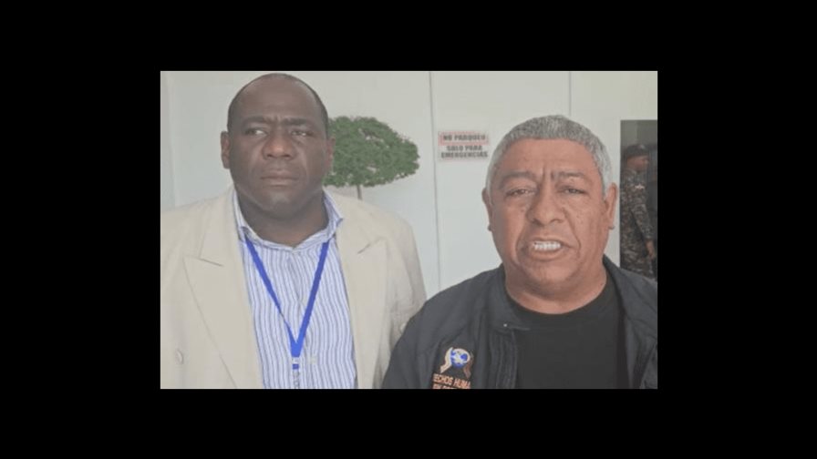 Denuncian policías sustrajeron ciento y pico de miles de pesos en caso del triple homicida de Bonao