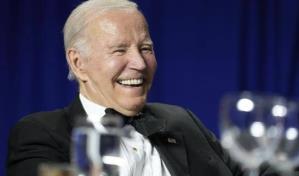 Joe Biden bromea sobre su edad en la cena de corresponsales de la Casa Blanca