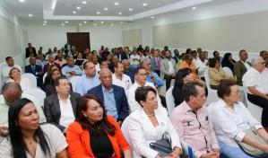 Miguel Vargas se reúne con miembros del PRD para preparar candidaturas propias