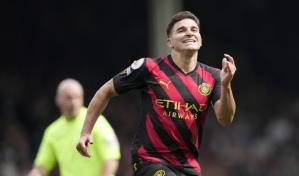 Con golazo de &Aacute;lvarez, Man City toma liderato de la Premier