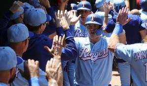 Jung conecta grand slam, Rangers apalean a Yanquis