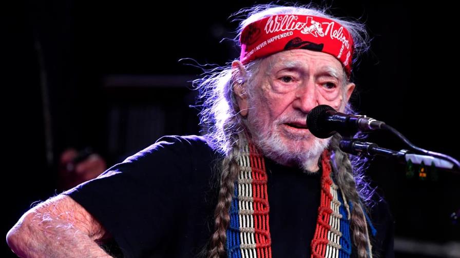 El cantante Willie Nelson celebra sus 90 años en el Hollywood Bowl El cantante Willie Nelson celebra sus 90 años en el Hollywood Bowl