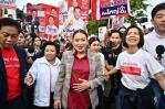 Favorita en las elecciones de Tailandia da a luz a dos semanas de comicios