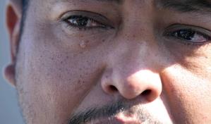 Hombre perdió a su esposa e hijo en un tiroteo en Texas