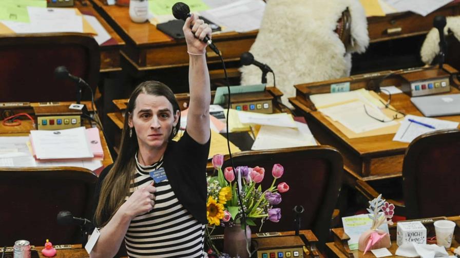 Legisladora transgénero de Montana presenta demanda