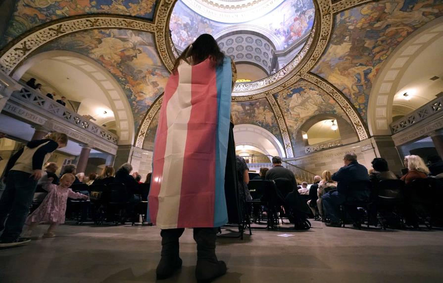 Missouri: Bloquean norma que limita atención a transgénero