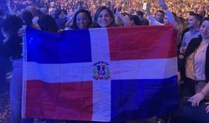 Congresista de EE.UU. que defendió a RD de alerta migratoria "se goza" el concierto de Juan Luis Guerra