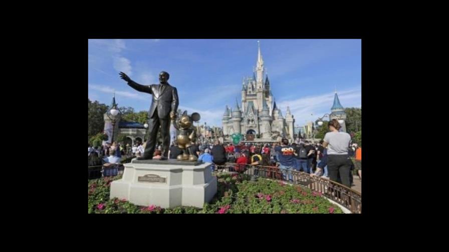 Disney amplía su demanda contra el gobernador de Florida en una disputa judicial