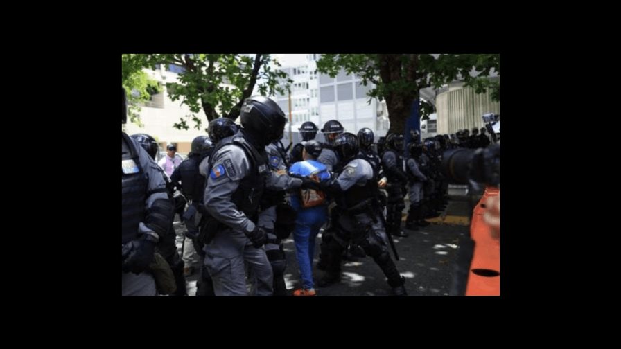 Tres detenidos en manifestación por el Día del Trabajador en Puerto Rico