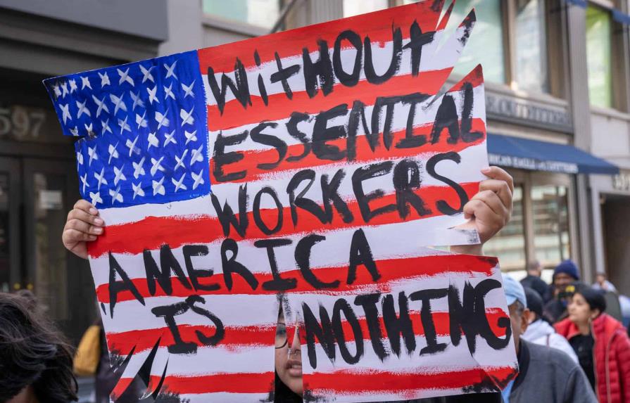 Los latinos protagonizan la marcha por el Día del Trabajo en Nueva York