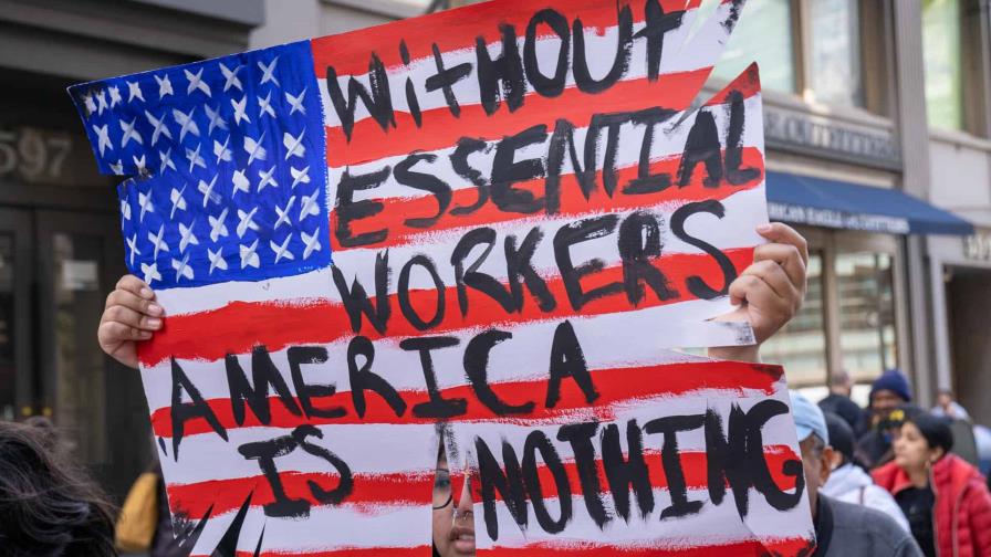 Los latinos protagonizan la marcha por el Día del Trabajo en Nueva York