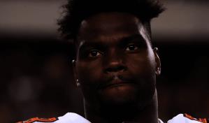 Muere hija de dos años del jugador Shaq Barrett al caer a piscina de la casa