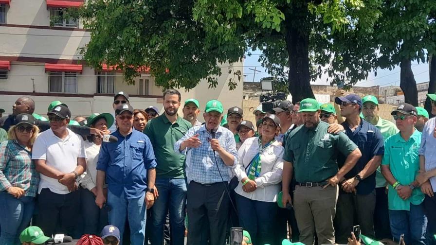 Leonel arremete contra el Gobierno en medio de la marcha “por una vida digna”