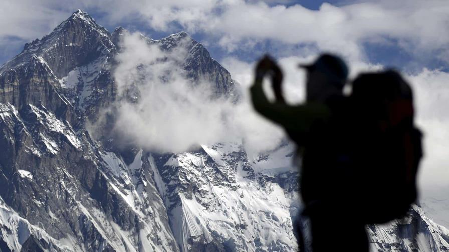 Un alpinista estadounidense fallece en el Everest Un alpinista estadounidense fallece en el Everest