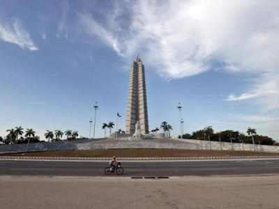 Cuba pasa el Primero de Mayo con pocos actos