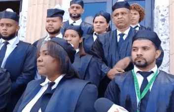 Un defensor público trabaja hasta 700 casos penales al mismo tiempo; demandan aumento salarial