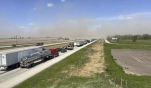 Reabren autopista tras accidente múltiple por una tormenta de arena en Illinois