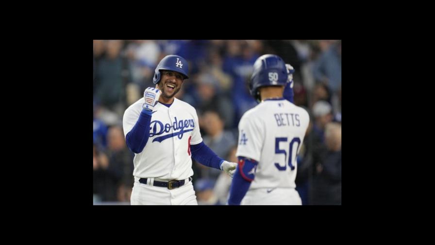 Los Dodgers ganan a los Filis por 13-4 con cuatro jonrones