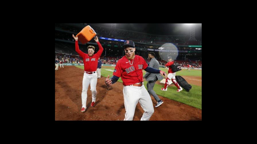 Los Medias Rojas ponen fin a una racha de nueve derrotas ante Azulejos
