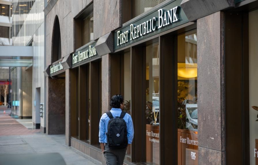 Banca regional de EEUU cae en Wall Street tras el colapso de First Republic