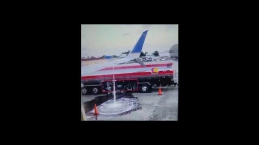 Avión con destino a Newark derrama combustible en pista del aeropuerto Las Américas Avión con destino a Newark derrama combustible en pista del aeropuerto Las Américas