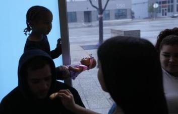 Ciudades de EE.UU. agotan sus recursos por el aumento de migrantes