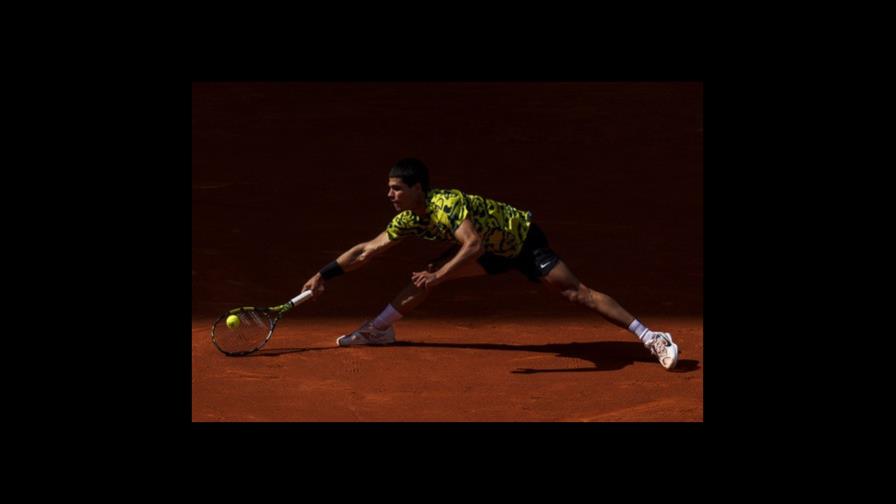 Alcaraz somete a Khachanov y repite en semifinales de Madrid Alcaraz somete a Khachanov y repite en semifinales de Madrid