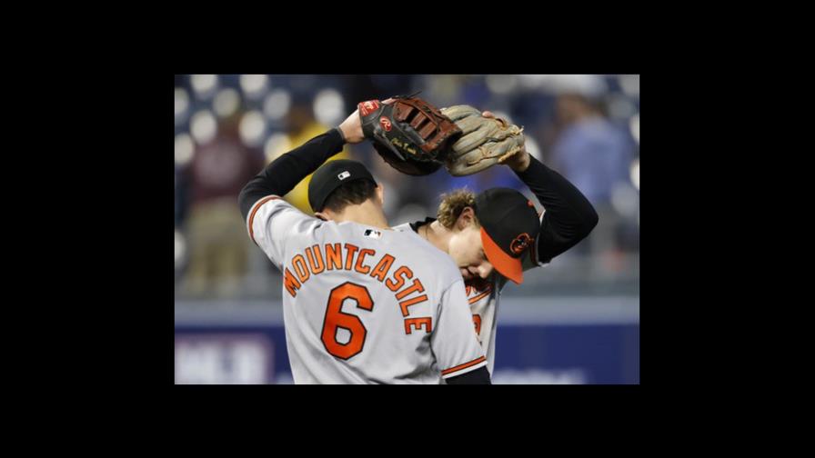 Par de jonrones de Mountcastle da triunfo a Orioles